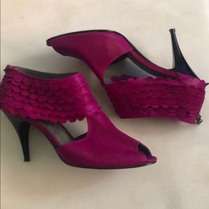 Industry leather heeled sandals